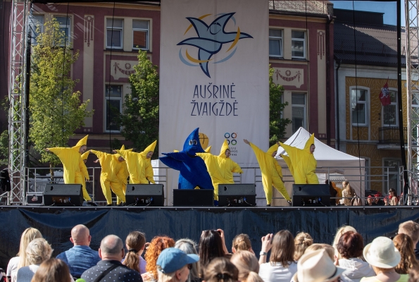 0001_ausrine-zvaigzde-atidarymas-rolando-parafinaviciaus-nuotr_1746444532-11ea75f0146d601edd63d550582b5a0b.jpg