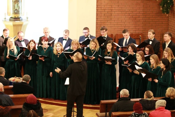 0001_christmas-cantata_1576129691-5d5f43e7bf3b568772483c4d6f421cbd.jpg