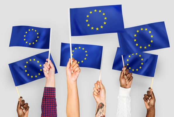 0001_hands-waving-flags-europeanunion-m_1776155487-196f7423623223fa9e60aeb94073fd70.jpg
