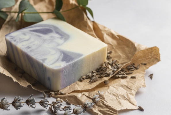 0001_high-angle-natural-soap-plant-arrangement_1695108318-b381b35dec86a5b5e4396472dd921a68.jpg