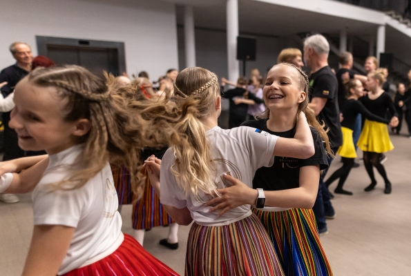 0014_folksokiai-r-parafinaviciaus-nuotr-2-min_1747593619-b865c769a61f0ba3903e2cbc05e9cd32.jpg